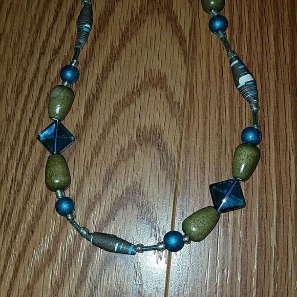 Necklace lot multi strand and single strand - Picture 5 of 7